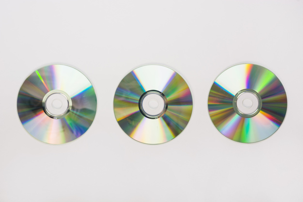 ¿Dónde se tiran los CD’s y los DVD’s?